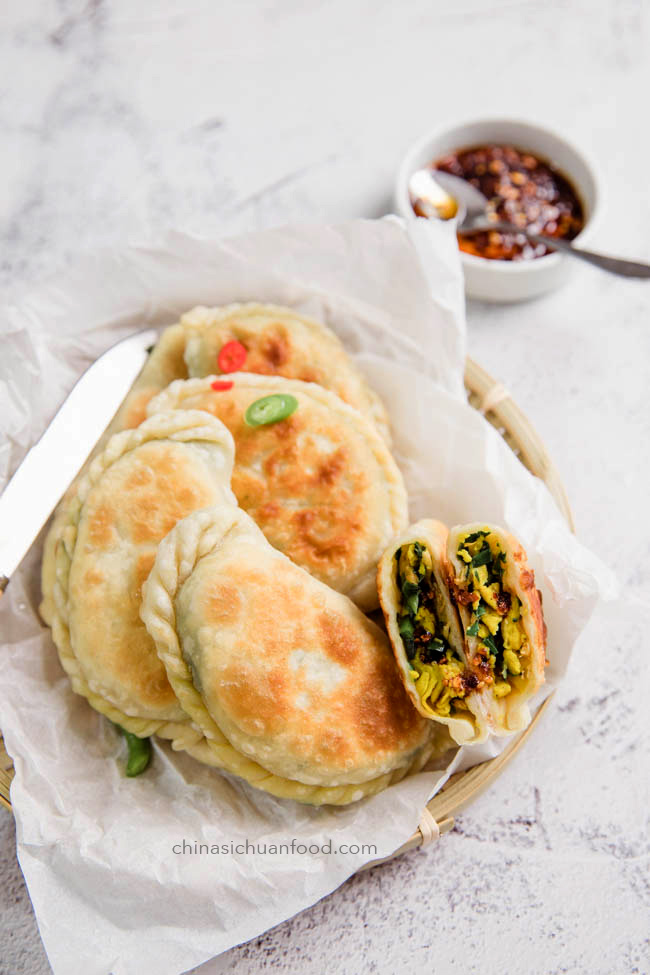 chive and egg dumplings |chinasichuanfood.com